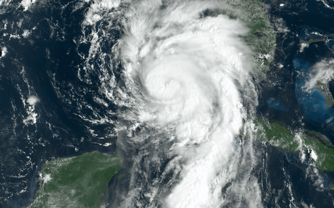 El huracán Idalia se intensificó gradualmente en la mañana del 29 de agosto de 2023.